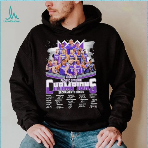 Official Sacramento Kings 2023 NBA Pacific Division Champions signatures Shirt.