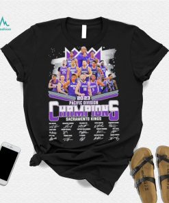 Official Sacramento Kings 2023 NBA Pacific Division Champions signatures Shirt.