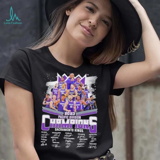 Official Sacramento Kings 2023 NBA Pacific Division Champions signatures Shirt.