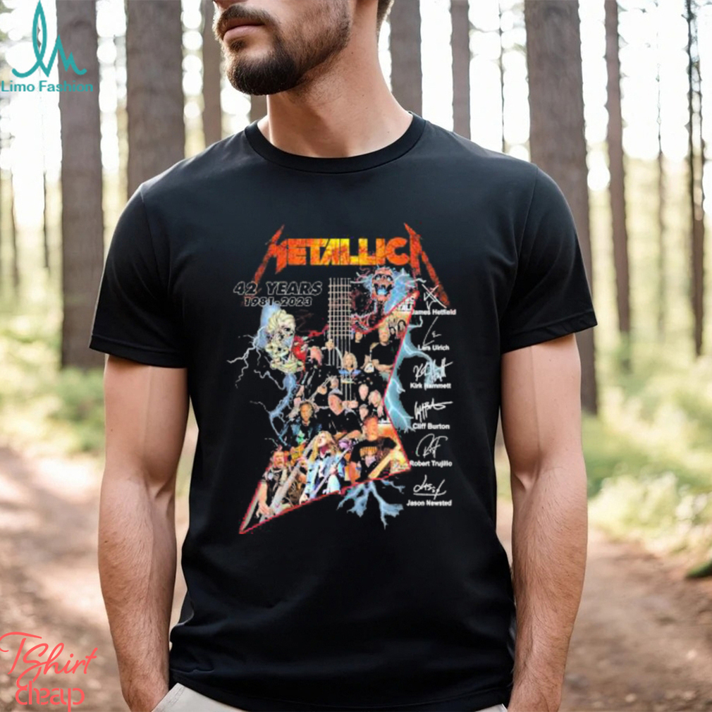 Official The Metallica guitar 42 years 1981 – member signatures shirt - Limotees