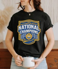 Quinnipiac Bobcats 2023 NCAA Men’s Ice Hockey National Champions shield shirt