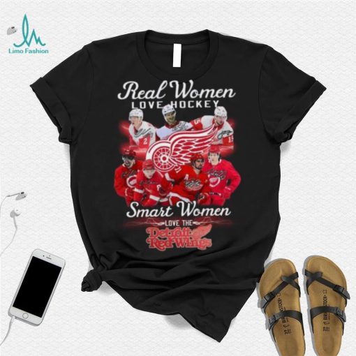 Real Women Love Football Smart Women Love Detroit Red Wings T Shirt