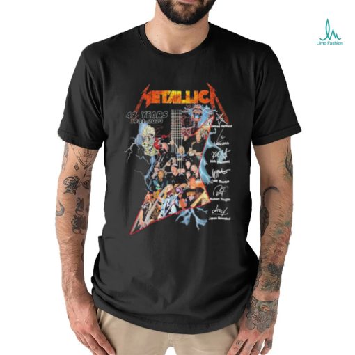 The Metallica guitar 42 years 1981 – 2023 member signatures shirt