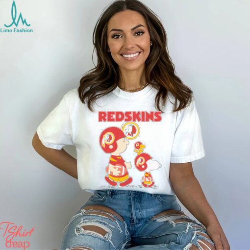 Washington Redskins Snoopy Plays The Football Game shirt