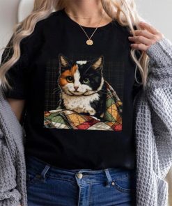 CALICO CAT ON A QUILT SHIRT