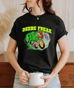 Deer riding tractor Deere freak shirt