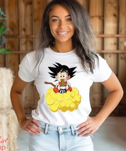 Goku eating noodles T Shirt