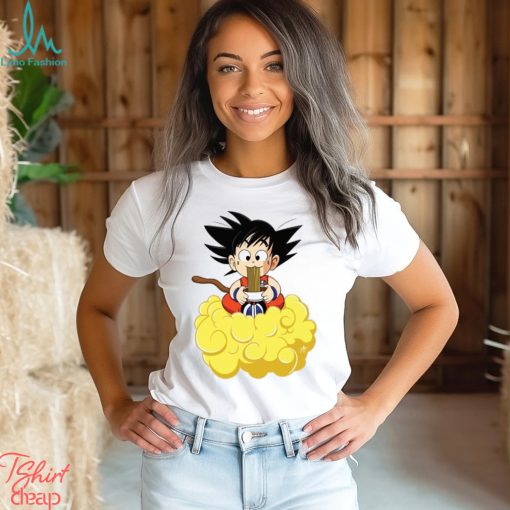 Goku eating noodles T Shirt