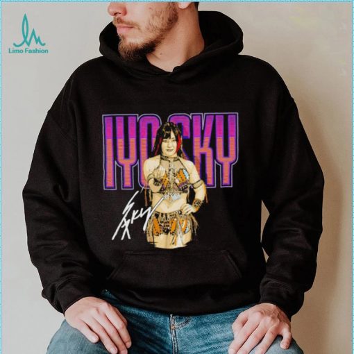 Iyo Sky pose signature shirt