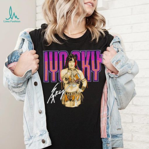 Iyo Sky pose signature shirt