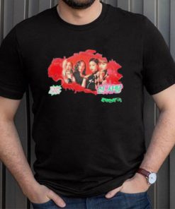 Ladygaga wear a Black Pink shirt