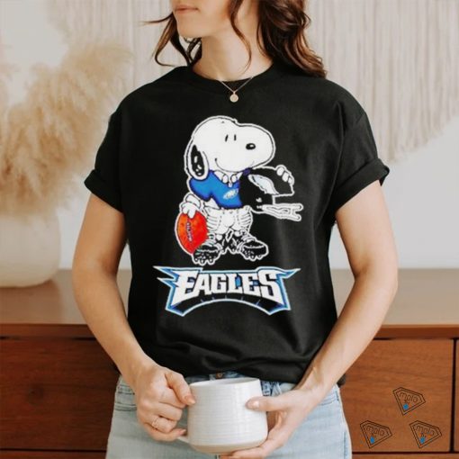Snoopy a strong and proud Philadelphia Eagles T shirt