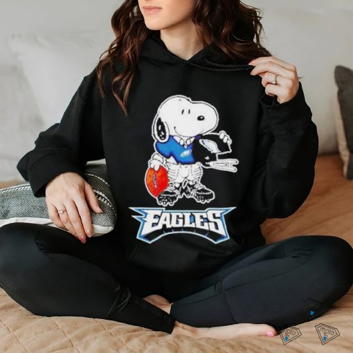 Snoopy a strong and proud Philadelphia Eagles T shirt