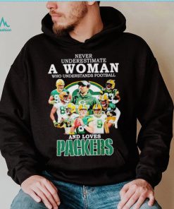 Never Underestimate A Woman Who Understand Football And Loves Packers Signatures Shirt