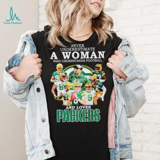 Never Underestimate A Woman Who Understand Football And Loves Packers Signatures Shirt