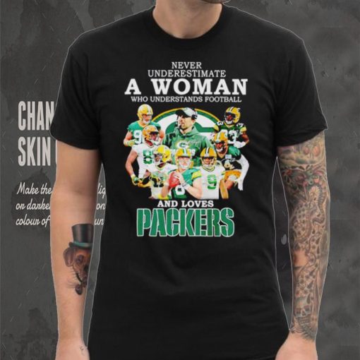 Never Underestimate A Woman Who Understand Football And Loves Packers Signatures Shirt