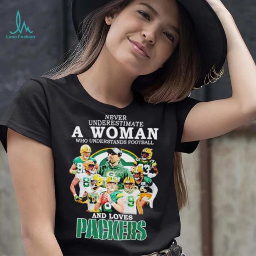 Never Underestimate A Woman Who Understand Football And Loves Packers Signatures Shirt