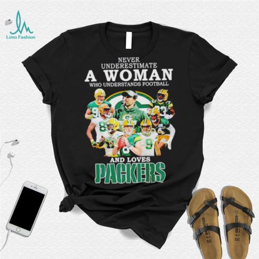 Never Underestimate A Woman Who Understand Football And Loves Packers Signatures Shirt