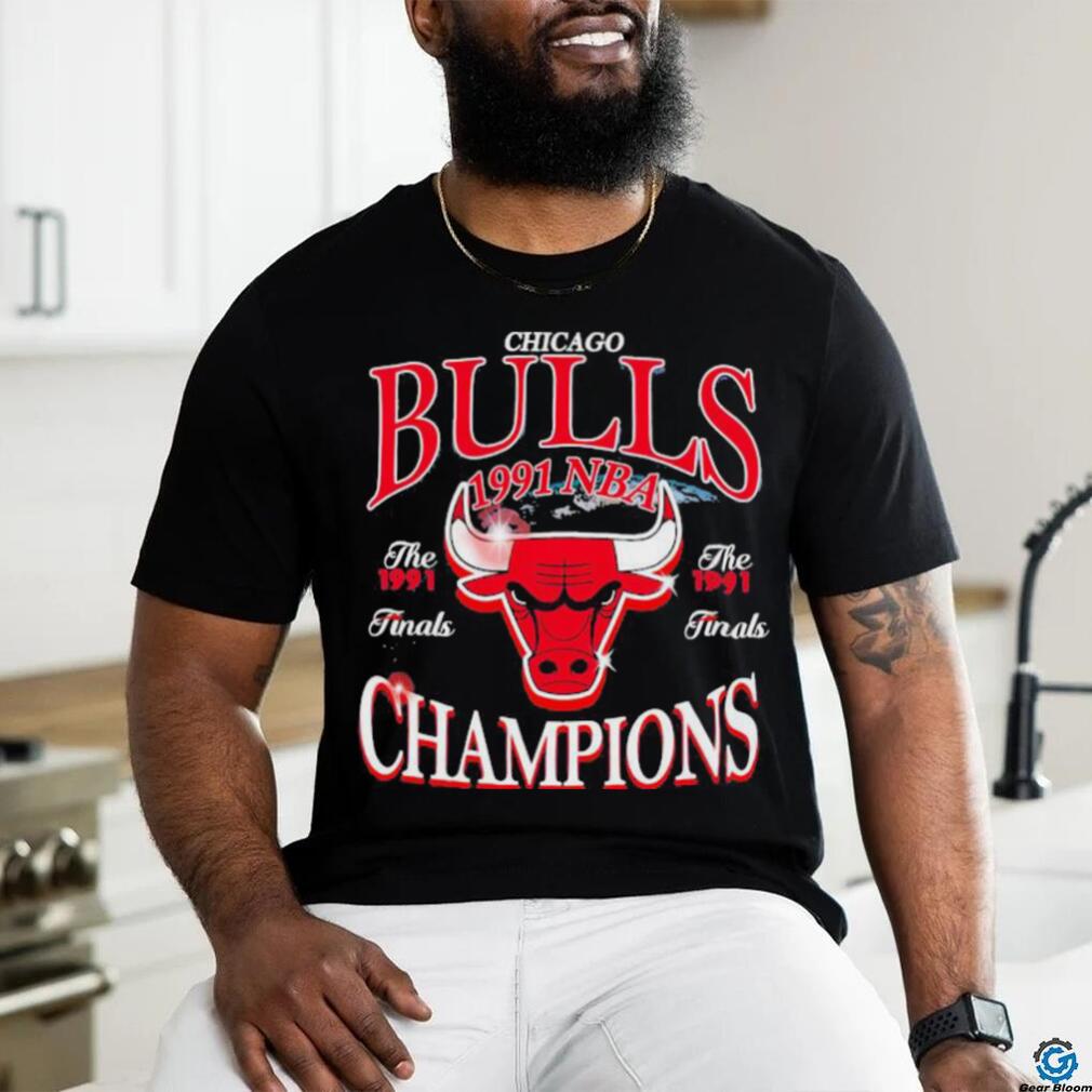 Gildan, Tops, Vintage Nba Chicago Bulls Sweatshirt Chicago Bulls Shirt  Nba Shirt