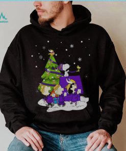 Snoopy the Peanuts Minnesota vikings Christmas elf themed Shirt - Limotees