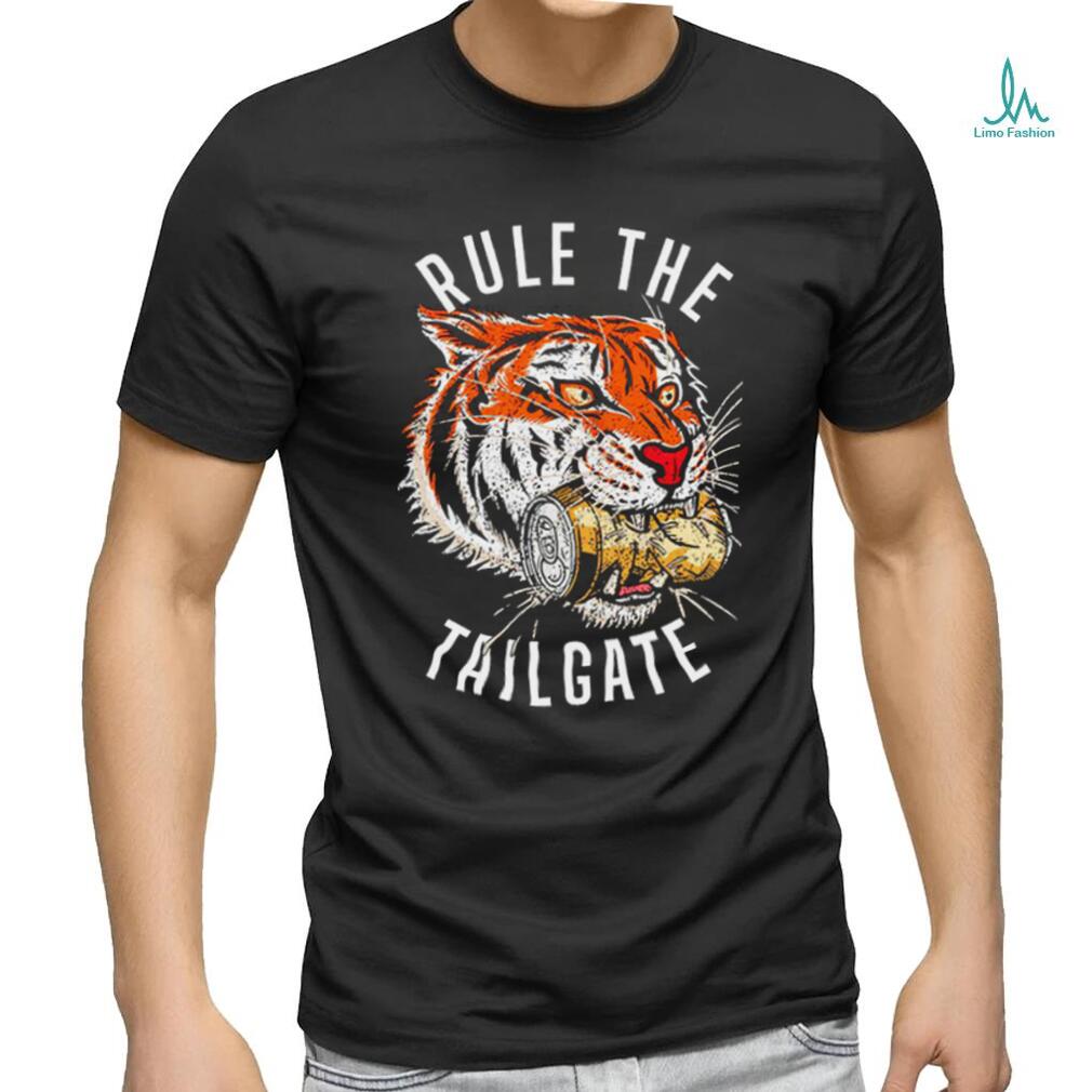 Rule The Tailgate tee –