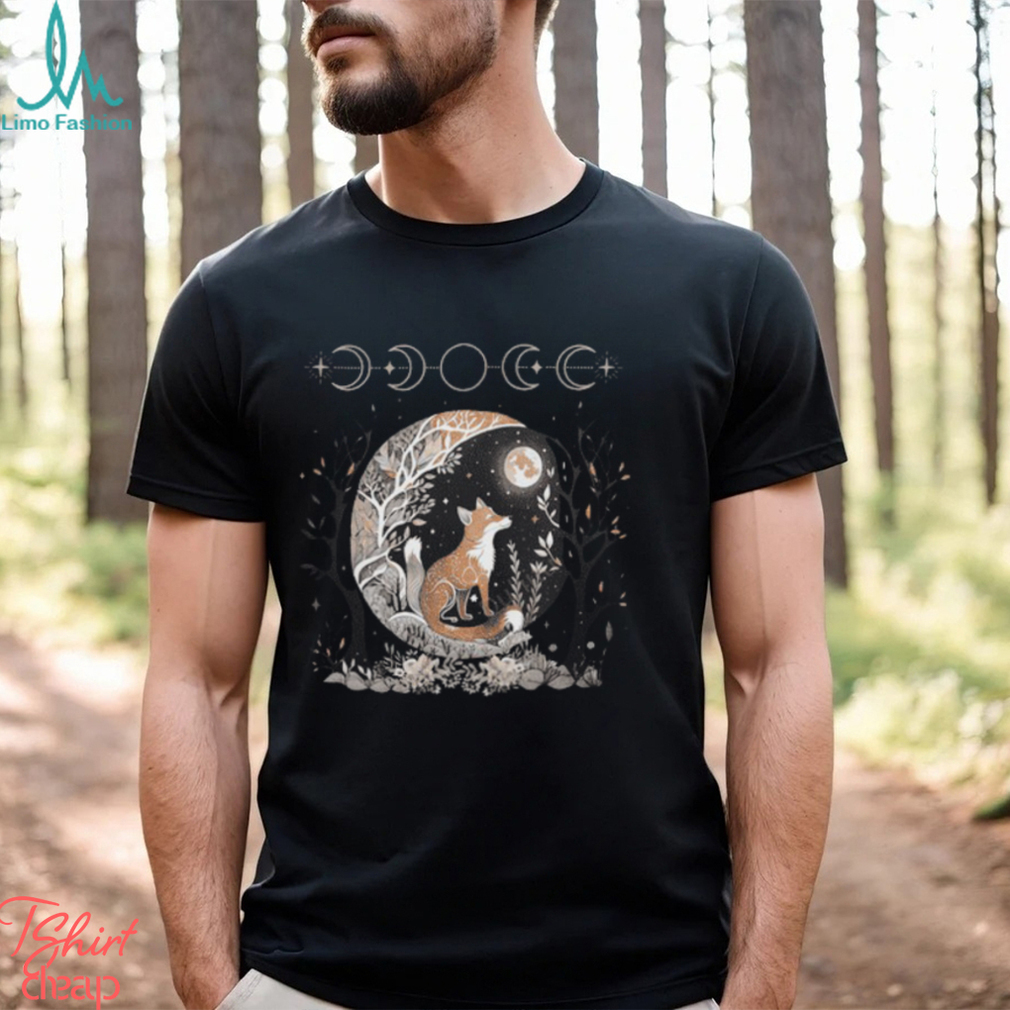 Wild Fox Starring At Moon Shirt - Limotees