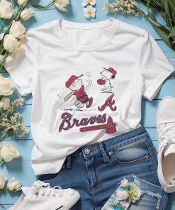 Charlie Brown And Snoopy Playing Baseball Atlanta Braves Mlb 2023 T shirt