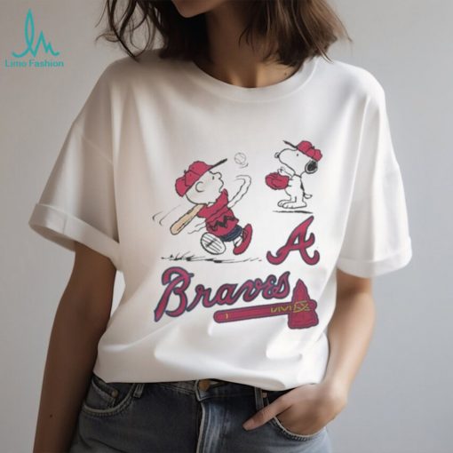 Charlie Brown And Snoopy Playing Baseball Atlanta Braves Mlb 2023 T shirt