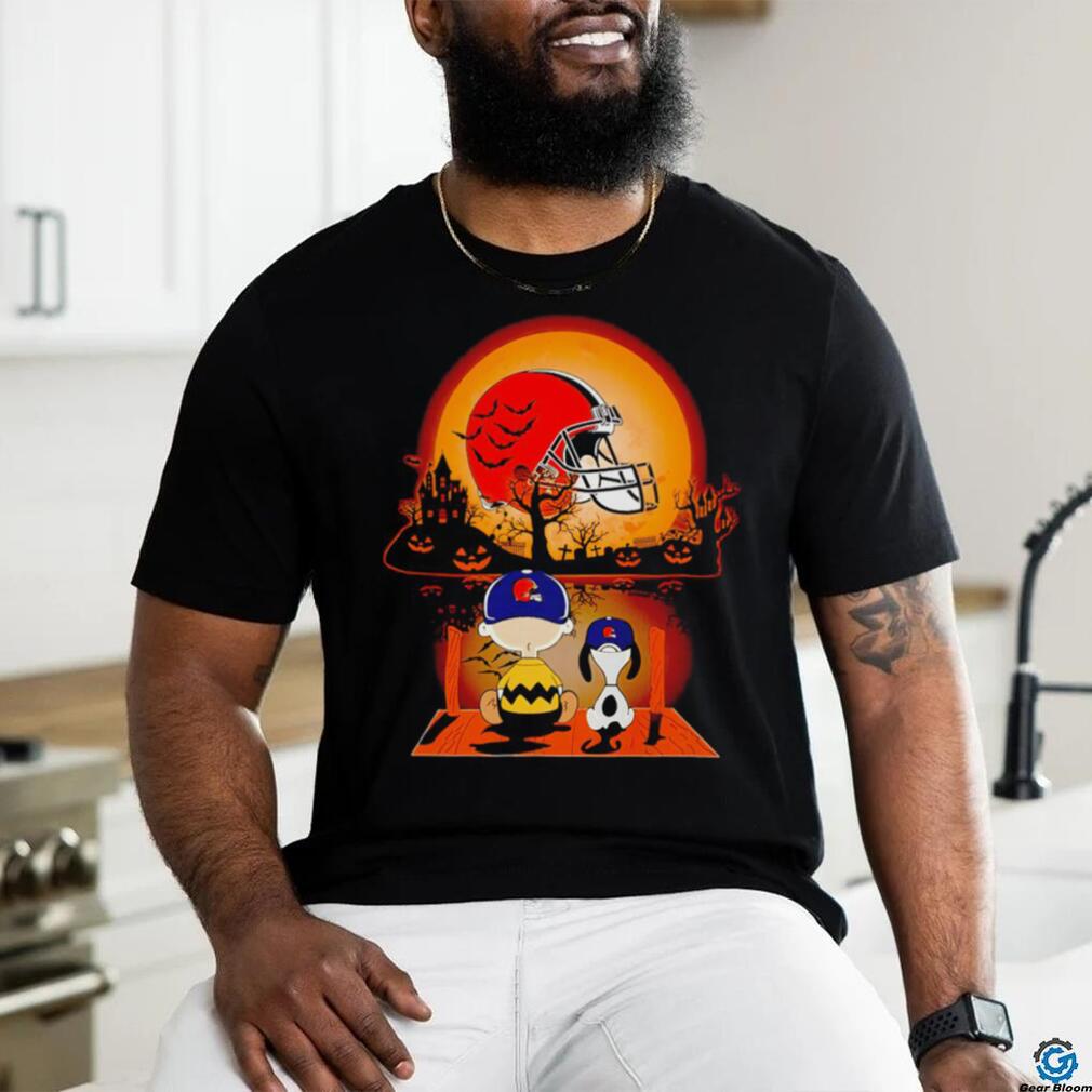 Cleveland Browns helmet Snoopy and Charlie Brown Halloween T shirt