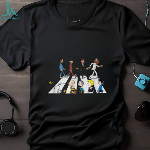 Erdnüsse in Abbey Road Mashup Snoopy T Shirt