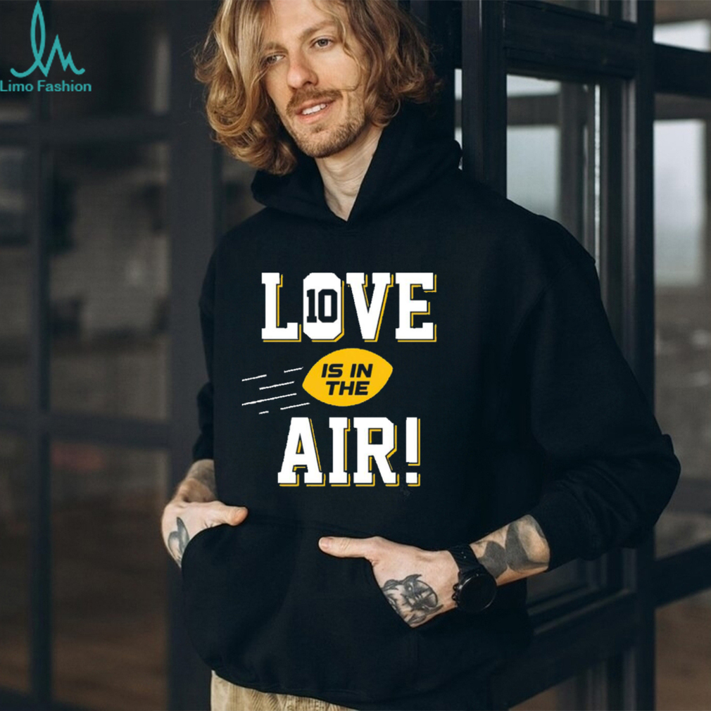 Green Bay Packers love is in the air shirt - Limotees