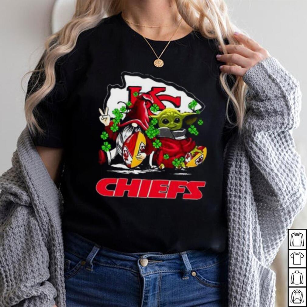 Kansas City Chiefs Christmas T-Shirt Baby Yoda Patrick's Day Super