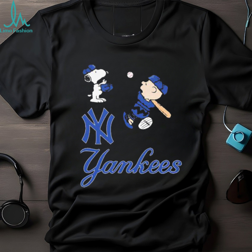 Official Snoopy And Charlie Brown Play Baseball New York Yankees Logo T  shirt - Limotees