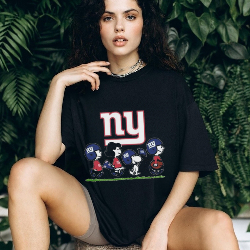 Snoopy Paints The New York Giants Logo Football T-Shirt