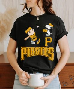 Peanuts Charlie Brown And Snoopy Playing Baseball Pittsburgh Pirates Shirt