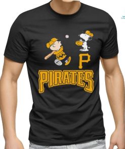 Peanuts Charlie Brown And Snoopy Playing Baseball Pittsburgh Pirates Shirt