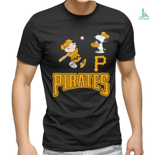 Peanuts Charlie Brown And Snoopy Playing Baseball Pittsburgh Pirates Shirt