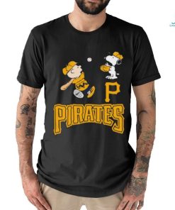 Peanuts Charlie Brown And Snoopy Playing Baseball Pittsburgh Pirates Shirt