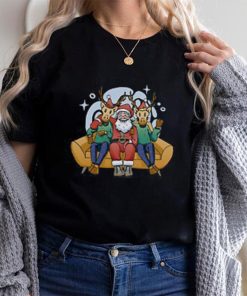 Santa Claus Chilling With Reindeers Christmas Xmas Mens Long Sleeve T Shirt