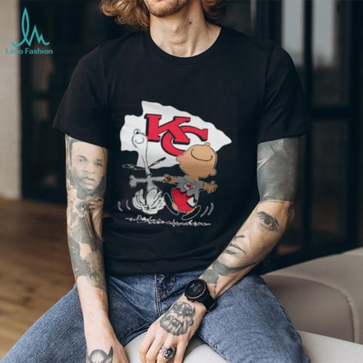 Snoopy Charlie Brown Happy Kansas City Chiefs Shirt