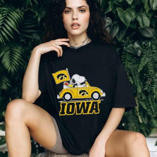 Snoopy and Woodstock driving car Iowa Hawkeyes shirt