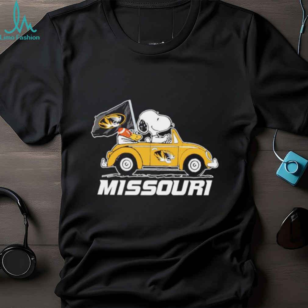 Snoopy and Woodstock driving car Los Angeles Dodgers shirt