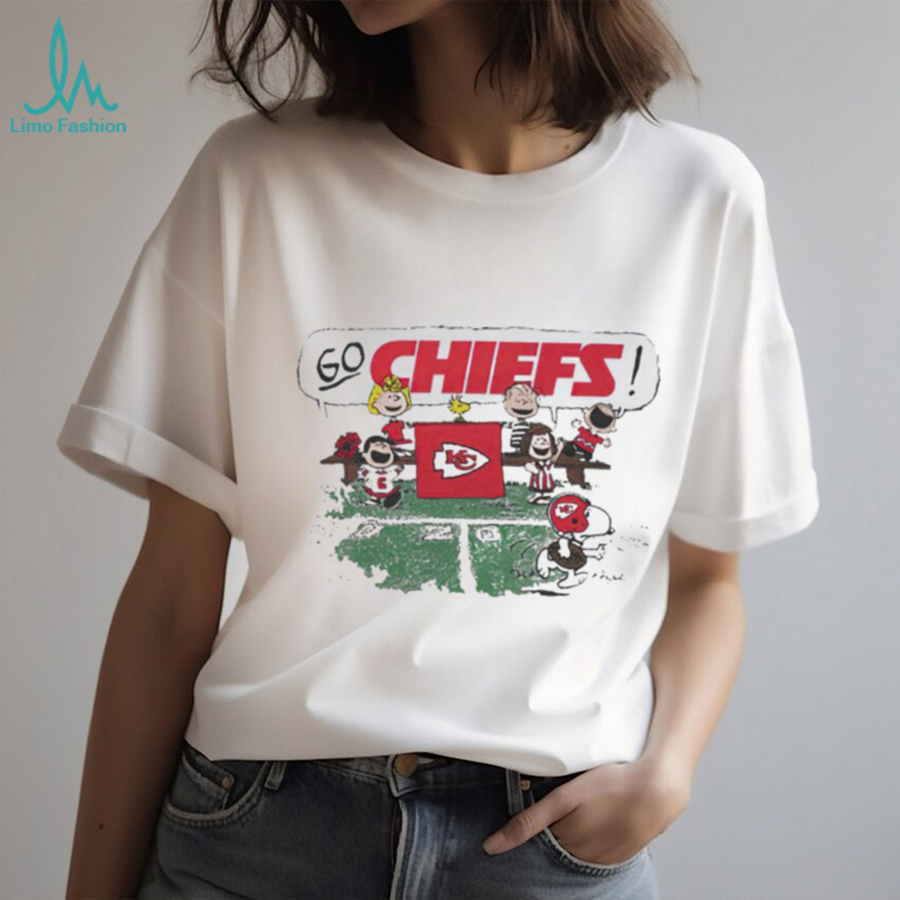 Snoopy Charlie Brown Happy Kansas City Chiefs Shirt - Limotees