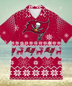 Tampa Bay Buccaneers Snowflake Pattern 3D Hawaiian Shirt Christmas Gift