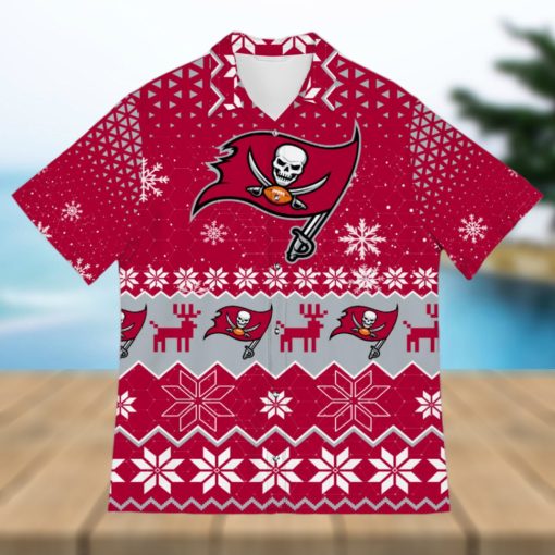 Tampa Bay Buccaneers Snowflake Pattern 3D Hawaiian Shirt Christmas Gift