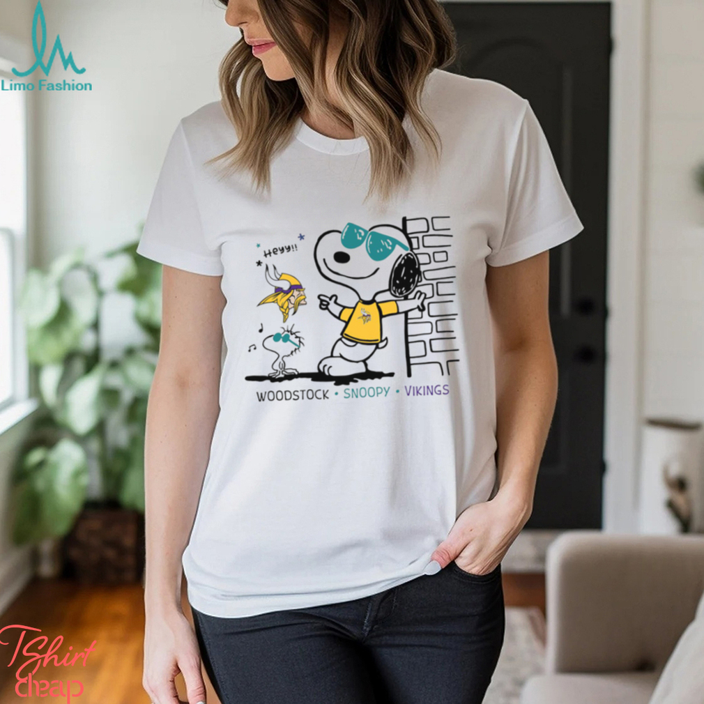 Kansas City Chiefs Makes Me Drink Snoopy Woodstock Shirt - High-Quality  Printed Brand