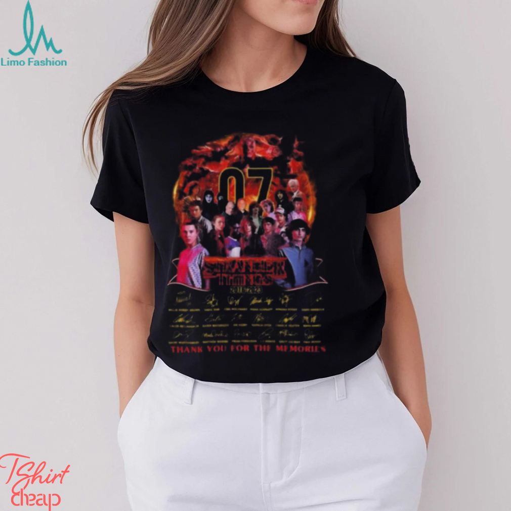 07 Years Of Stranger Things 2016 – 2023 Thank You For The Memories Signatures Shirt 07 Years Of Stranger Things 2016 – 2023 Thank You For The Memories Signatures Shirt