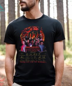 07 Years Of Stranger Things 2016 – 2023 Thank You For The Memories Signatures Shirt