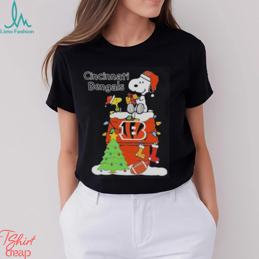 Christmas Snoopy Cincinnati Bengals Shirt Christmas Snoopy Cincinnati Bengals Shirt