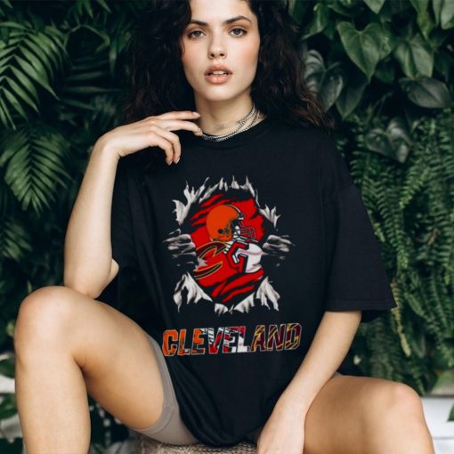 Cleveland cavaliers Cleveland guardians Cleveland browns ripping tearing through logo batman Shirt